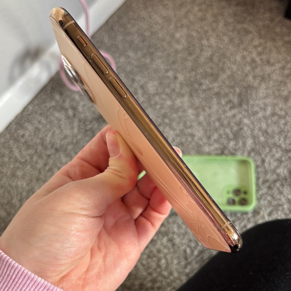 iPhone 11 Pro - Picture 3 of 8
